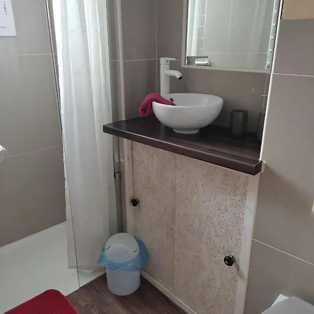 Le Miroir Aux Fees 2* Bordeaux