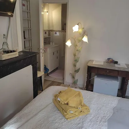 住宿加早餐酒店 Le Miroir Aux Fees 2*