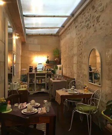 Le Miroir Aux Fees 住宿加早餐酒店