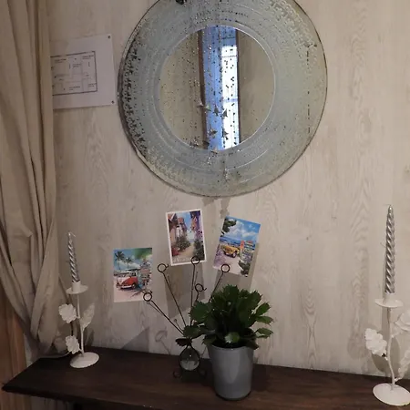 Le Miroir Aux Fees 2*