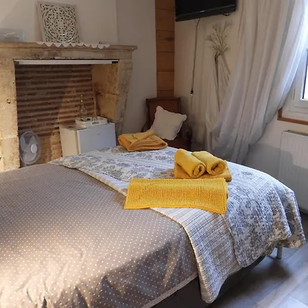 Le Miroir Aux Fees Bed & Breakfast 2*